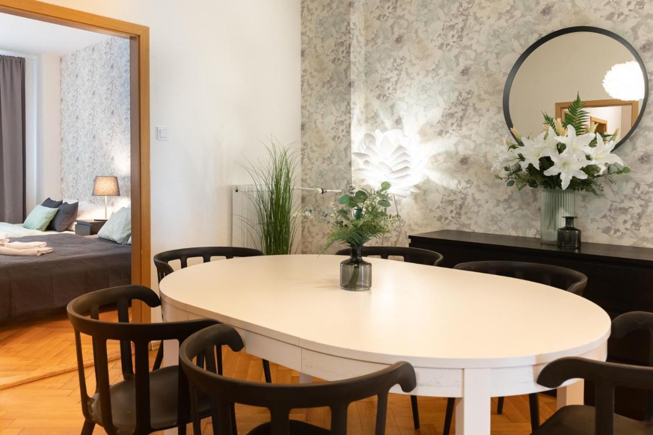 Luxury Apartment In Prime Location Praga Esterno foto