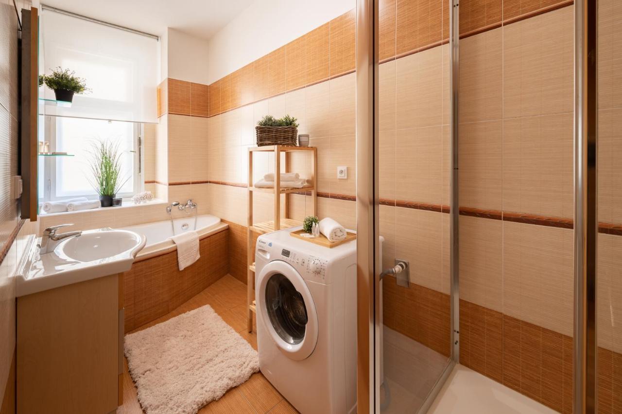 Luxury Apartment In Prime Location Praga Esterno foto